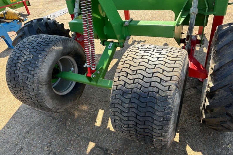 used-baselier-3-bed-6-row-haulm-topper-2019