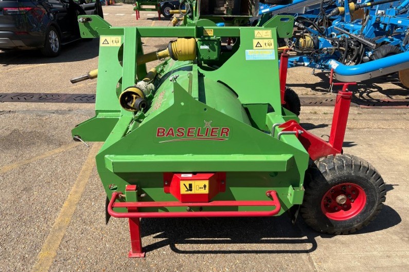 used-baselier-3-bed-6-row-haulm-topper-2019