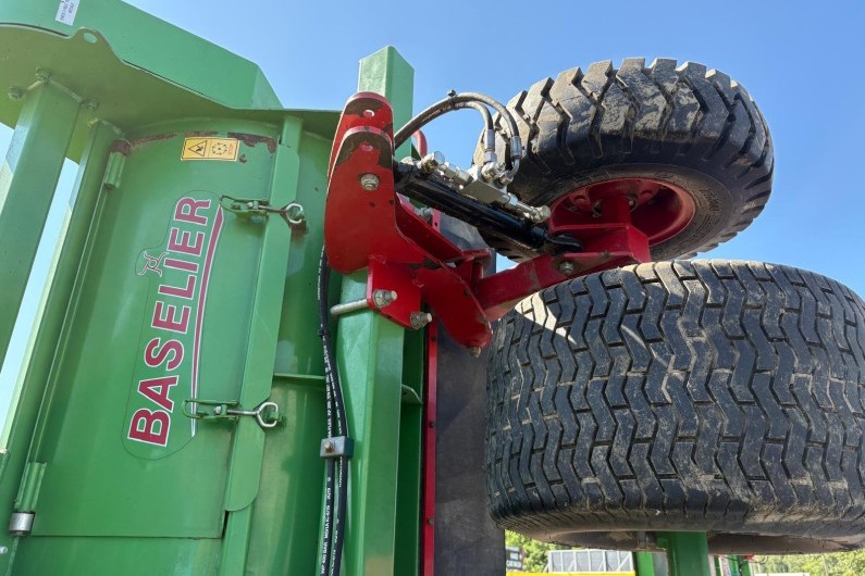 used-baselier-3-bed-6-row-haulm-topper-2019