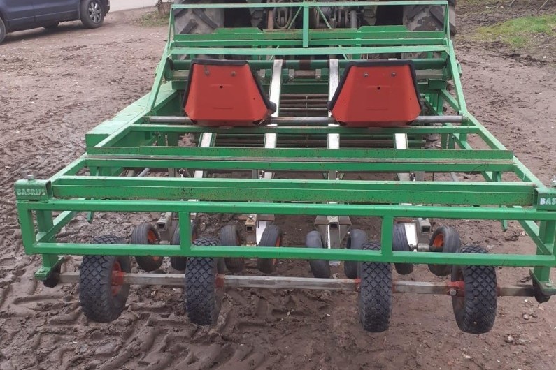 used-basrijs-4-row-2-man-manual-planter