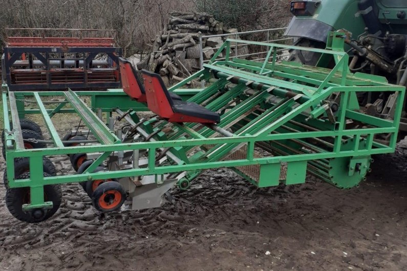 used-basrijs-4-row-2-man-manual-planter