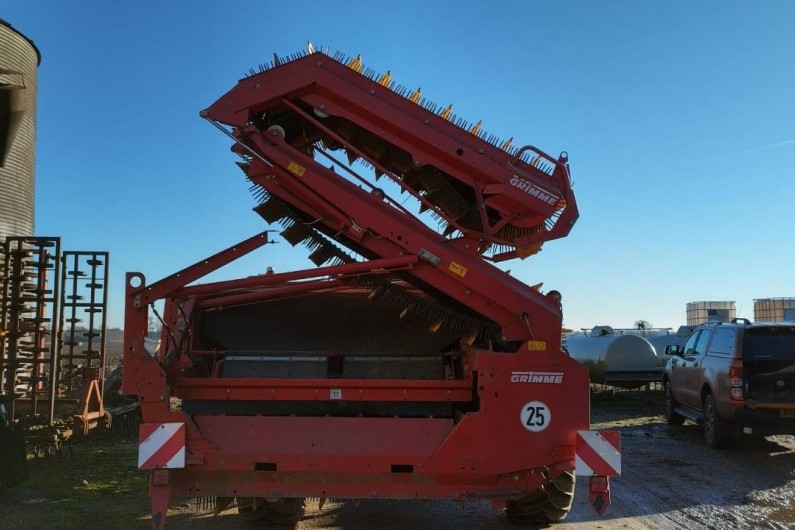 used-grimme-gt170s-harvester