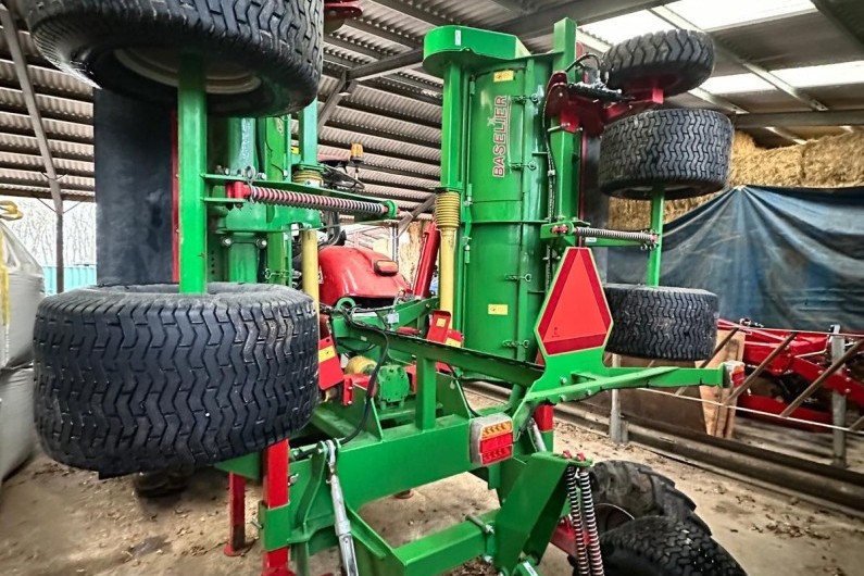 used-baselier-3-bed-6-row-haulm-topper-2019