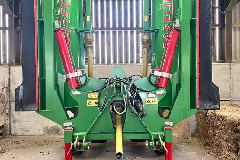 used-baselier-3-bed-6-row-haulm-topper-2019
