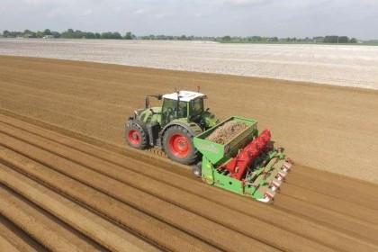 Video thumbnail for BASELIER Hook Tine Cultivator and Potato Planter Combination